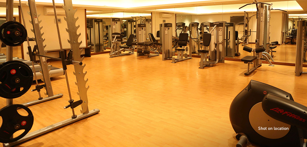 Well-equipped gymnasium 