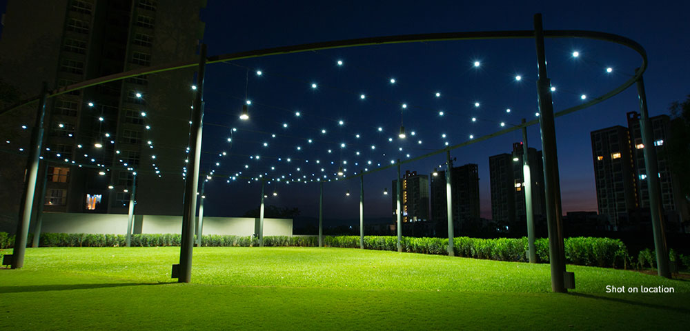 Elegant party hall and open-air lawn